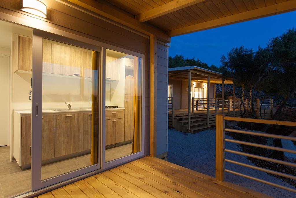 Mobile Homes And Apartments St,Denis Punat Exterior foto
